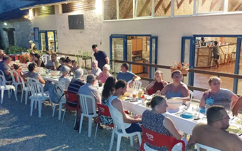 clients Camping Le Néri